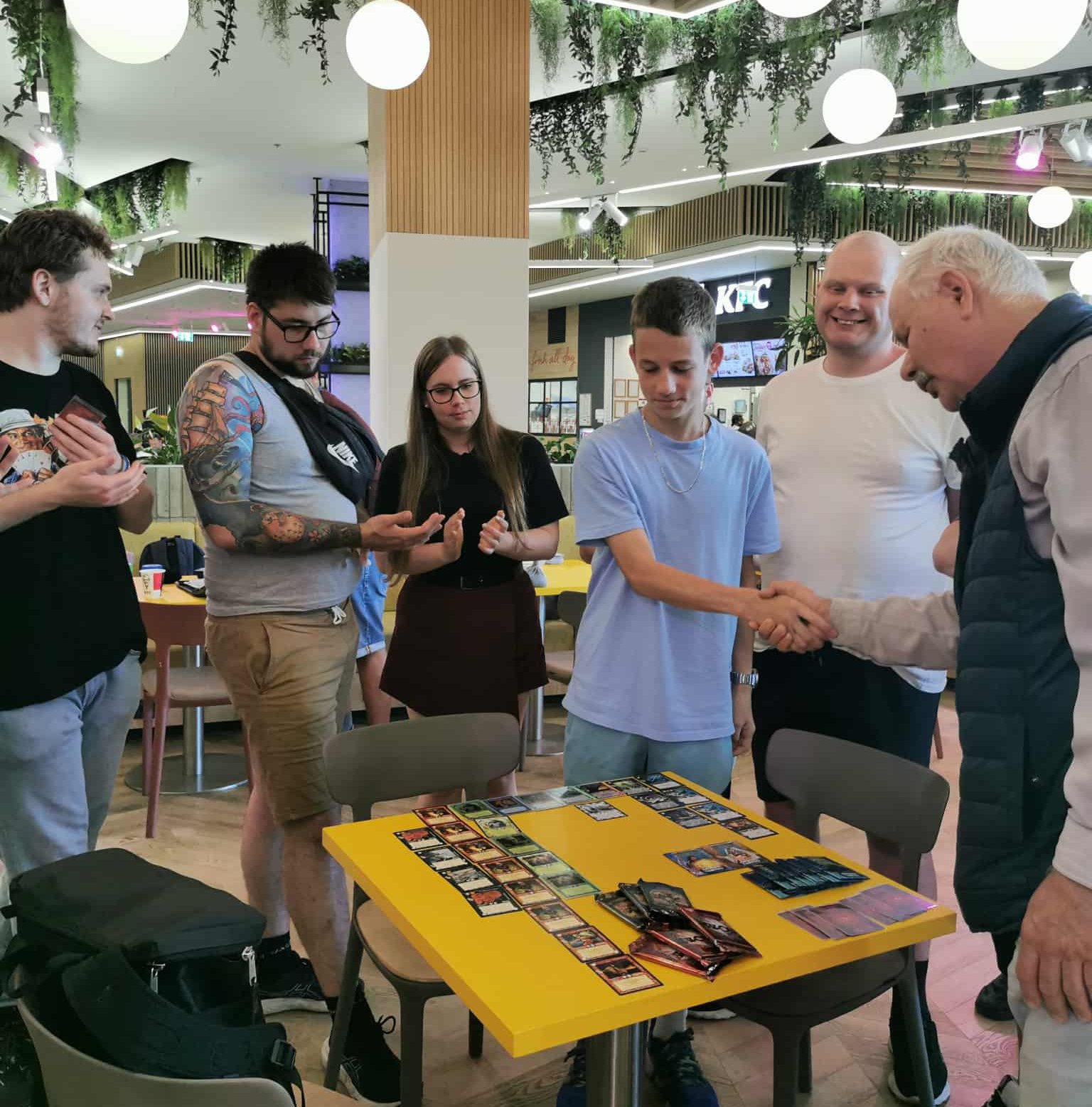 Nyereményátadás a Kökis versenyen