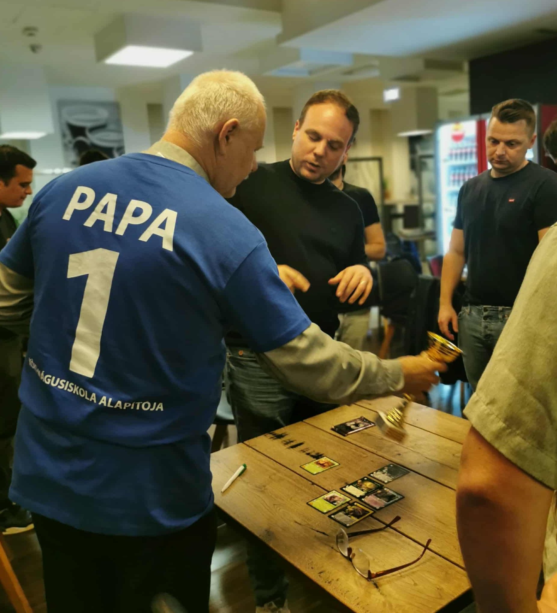 Vándorkupát kap minden hónap legjobbja